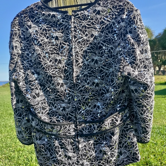 Beautiful seguin blouse for for the holidays. - Picture 2 of 4